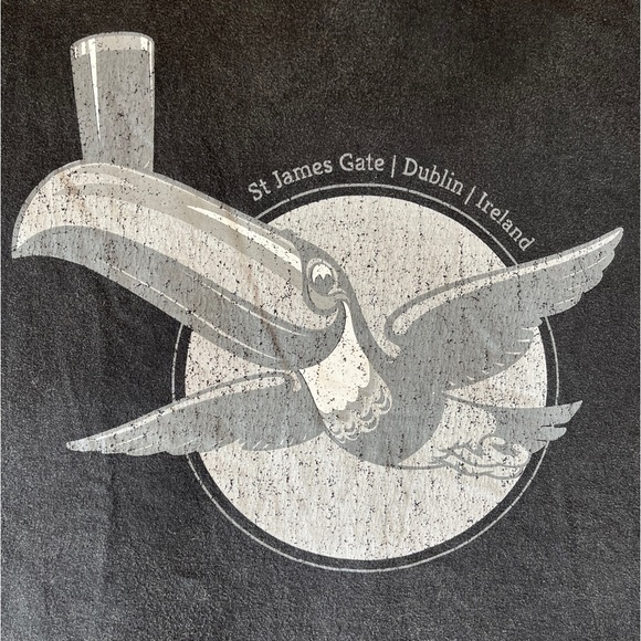 Vintage GUINNESS Size XL Toucan Graphic Tee Black Tee T-Shirt Distressed  Beer - Picture 3 of 11